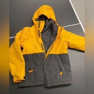 The North Face ski jacket size Boys 10-12 fleece lined